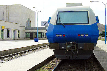 نیاز حوزه ریلی به تعریف مگاپروژه برای عبور از شرایط فعلی/ اکید بر رفع ضعف عملکرد در توسعه ریلی کشور/ اهمیت توجه به راه آهن شرق/ تاکید بر اهمیت توسعه خطوط ریلی داخلی و خارجی قطار ترن ست