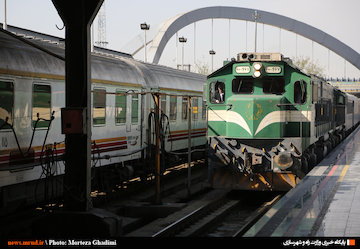 قطار پنج‌ ستاره عقاب طلایی به تهران رسید