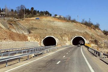 ۸۰۰ کیلومتر راه تا پایان امسال در کشور تکمیل میشود آزاد راه تهران - شمال