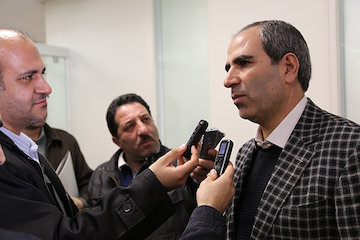 علی جهاندیده در جمع خبرنگاران