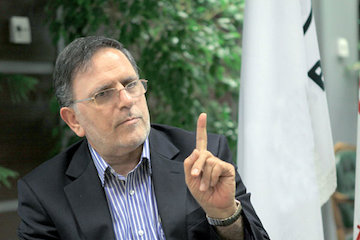 پاسخ سیف به انتقادات بانکی از دولت تدبیر و امید/ رشد پایه پولی دولت گذشته در اثر تسهیلات مسکن مهر بود ولی الله سیف