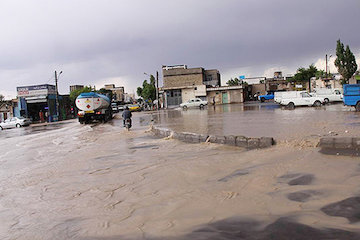 پاکسازی آثار سیل در بزرگراه صوفیان - شبستر آذربایجانشرقی بارندگی و سیل