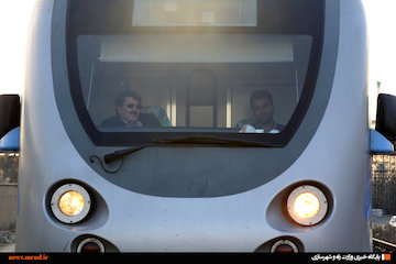 زیرسازی ۱۴۲ کیلومتر خط ریلی در دولت سیزدهم/رشد ۵۴ درصدی جابهجایی مسافر از طریق ناوگان ریلی بازدید وزیر راه و شهرسازی  و هیئت همراه از مسیر ریلی تهران- هشتگرد