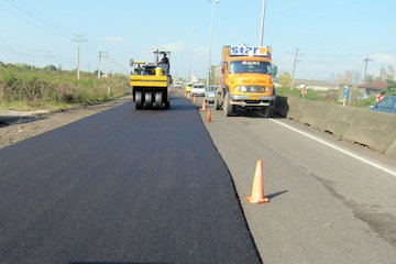افتتاح پروژه روکش آسفالت بزرگراه شیراز-اصفهان در شهرستان پاسارگاد بهسازي و آسفالت راه