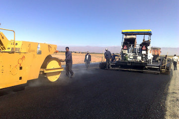 افتتاح فاز اول عمليات لكه گيری و آسفالت محور جوانرود - بانی لوان در کرمانشاه تعمیر و مرمت جاده