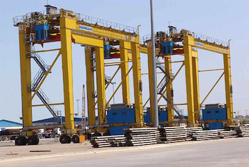 راه اندازی و تحویل ۱۲ دستگاه گنتری کرین لیبهر ترانستینر - جرثقیل دروازه ای