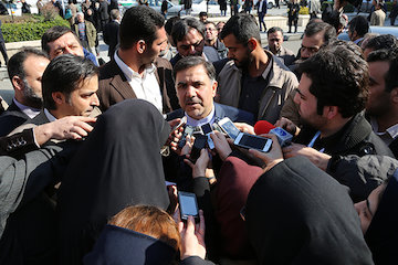 وزیر راه و شهرسازی در جمع خبرنگاران- دهه فجر