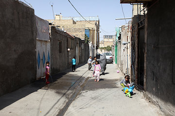 چشمانمان را روي حقيقت تلخ سکونتگاههاي غيررسمي نبنديم حاشیه نشینی مشهد-پنجتن - شیخ حسن