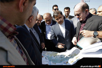بازدید وزیر راه و شهرسازی از پروژه های در حال احداث استان گیلان