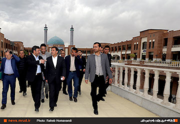بازدید وزیر راه و شهرسازی از بازار بزرگ اسلامی شهر اندیشه