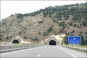 تونل منجیل