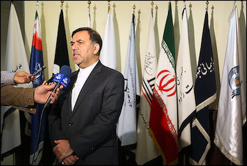 جدول مهمترين تحولات حوزه راه و مسكن/ ۶ مرکز استان به شبکه ریلی متصل میشوند/ منتظر اتفاقات خوبي در ناوگان هوايي باشيد/ آسفالت، روکش و بهسازی۳۵۰۰ کیلومتر راه روستایی/ مسكن از ركود خارج ميشود/ آغاز عملیات ساخت ۱۰۰۰ کیلومتر آزادراه عباس آخوندی در جمع خبرنگاران