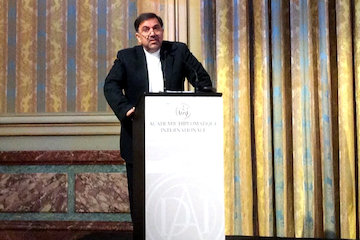 جور دیگر باید دید وزيرراه در فرانسه