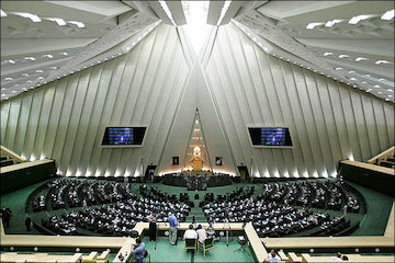 مقررات مربوط به ترانزیت جادهای مشخص شد/ مجوز مجلس برای دریافت عوارض از جابجایی کالا و مسافر به استثنای جادههای روستایی و عشایری مجلس شورای اسلامی