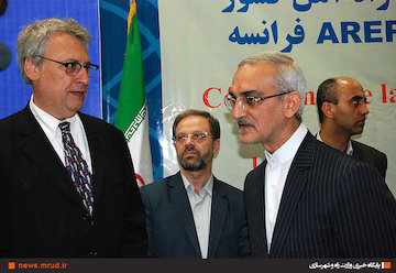 مراسم امضا قراداد توسعه ايستگاهای اصلی راه آهن  ايران توسط فرانسه