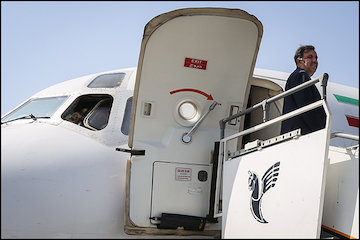 رئیس مجلس و وزیر راه و شهرسازی وارد استان آذربایجانغربی شدند/ استقبال مسئولان ملی، استانی و نظاماتمهندسی ساختمان از لاریجانی و آخوندی عباس آخوندی هواپیما