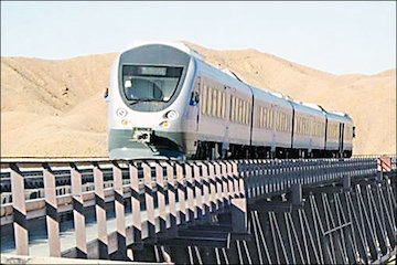تسریع در برقی سازی قطارهای حومهای/ در اولویت قرار گرفتن ساخت پروژههای ریلی آستارا - رشت و زاهدان - بیرجند / تسهیلات راه آهن برای بازگشت زائران اربعین از مرز شلمچه قطار حومه ای
