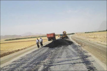 آغاز اجرای عمليات قطعه سوم جاده «ناصری - شنبه» لکه گیری آسفالت