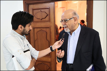 مذاکره مستقیم با هیأت اقتصادی ایتالیا در تهران/ خرید واگن و لکوموتیو، سرمایهگذاری در بزرگراهها، بنادر و مسکن اصغر فخریه کاشان