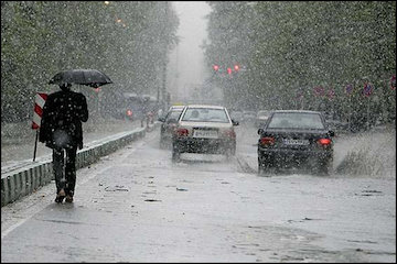 بارش باران در اکثر محورهای استان کرمان/ ترافیک در تمامی محورها روان است. باران