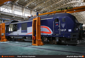 تست میدانی لکوموتیو مپنا map۲۴ در راهآهن یزد کارخانه لکوموتیو سازی مپنا