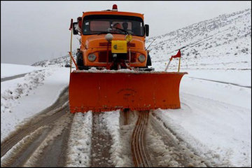 راه ارتباطی ۵۷۰ روستای آذربایجانشرقی مسدود است برف