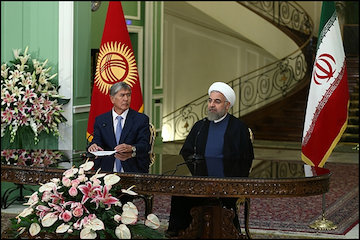 دیدار روحانی با رئیس جمهور قرقیزستان