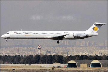 ترکیدگی لاستیک پرواز ساری-عسلویه را لغو کرد / مسافران در سلامت کامل هستند هواپیما کاسپین