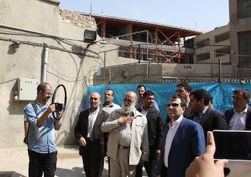 شهروندان محله قدیمی سیروس تهران ميزبان ايزدي و چمران / پای رامبد جوان به بافت تاريخي باز شد بازدید معاون وزیر راه و شهر سازی از بافت تاریخی و هدف سیروس