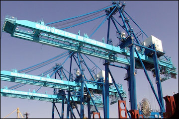 تجهیز ناوگان عملیاتی بندر بوشهر به دو دستگاه جرثقیل « RTG »  تعمیر یک دستگاه جرثقیل کانتینری