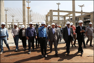 مردم به زودی با هواپیماهای نو و ایمن سفر میکنند/ بازگشت ۱۱ هزار زائر خانه خدا به کشور / آماده انتقال پیکر جانباختگان حادثه منا به ایران هستیم بازدید وزیر راه و شهرسازی از روند احداث ترمینال سلام