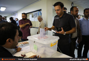 تمدید یک ساعته زمان انتخابات به دلیل تاخیر و نقص سیستم فنی در زنجان انتخابات نظام مهندسی ساختمان استان تهران