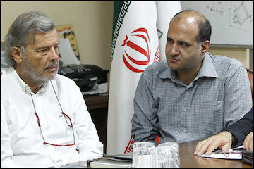 وضع بافت تاریخی شیراز و کرمان از ۱۵ سال قبل بدتر شده است/ مردم باید از منافع اقتصادی بساز و بفروشها در تخریب بافت تاریخی مطلع شوند یوکا یوکیلتو