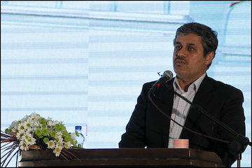 شاهد ثمره عملکرد آخوندی در نمایشگاه هستم / افزایش یارانه پنهان خطرناک است/ اخذ عوارض کمک خوبی در ارتقای خدمات بخش حمل و نقل است غلام رضا تاج گردون