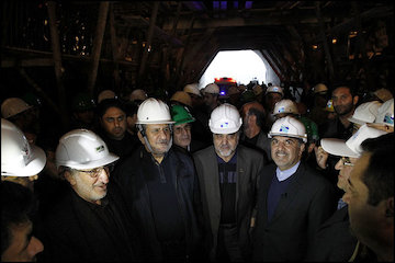 آغاز بازدید جهانگیری و آخوندی از قطعه یک آزادراه تهران شمال بازدید معاون اول رئیس جمهور و وزیر راه و شهرسازی از قطعه یک آزادراه تهران شمال