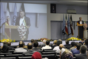 الگوهای جدید و فناوریهای نوین را در شهرهای جدید عملیاتی میکنیم/ بازتولید اندیشه «ایرانشهر» برای تحقق زیستپذیری در شهرهای ایران  محسن نریمان