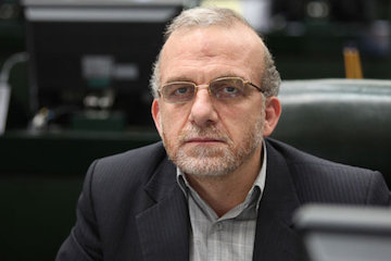 سرمایهگذاریهای خارجی در جهت اقتصاد مقاومتی است/ سیاستهای اقتصادی دولت در مسیر خوبی قرار دارد حمیدرضا فولادگر