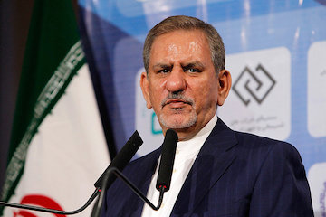 دولت تا بازسازی کامل مناطق زلزله زده در کنار مردم خواهد بود جهانگيري