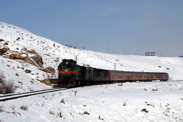 مزایای تعرفهگذاری واحد در کریدورهای بینالمللی/ تخفیفهای تعرفهای ایران برای جذب ترانزیت منطقه/ ترانزیت سه میلیون تن با همكاری راهآهنهای گرجستان و آذربایجان/جابجايی ۱.۵ ميليون تن بار ترانزيتی در كريدور شمال–جنوب تا پايان سال  قطار برف