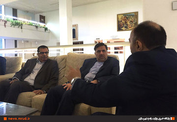 نشست مقدماتی نمايندگان دولت و بخش خصوصی ايران و الجزاير/ بررسی ۱۰ سند همکاری و رفع مشکلات و موانع بين دو كشور سفر وزیر راه و شهرسازی به الجزایر