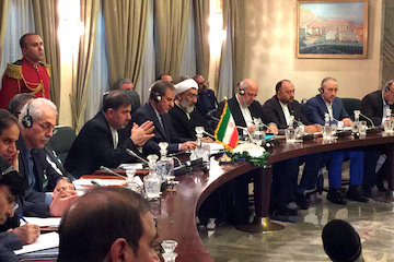 ایران و الجزایر هشت سند همکاری امضا کردند مراسم امضای هشت سند همکاری بین مقامات ارشد ایران و الجزایر در ساختمان نخست وزیری الجزایر