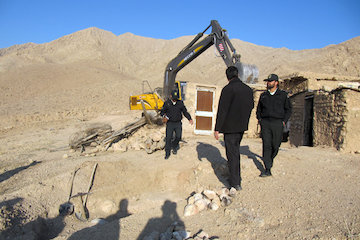 رفع تصرف ۶۰۰۰مترمربع از اراضی دولتی در استان سمنان رفع تصرف