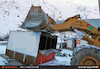تخريب ساخت و سازهاي غير مجاز در حريم جاده كرج -چالوس