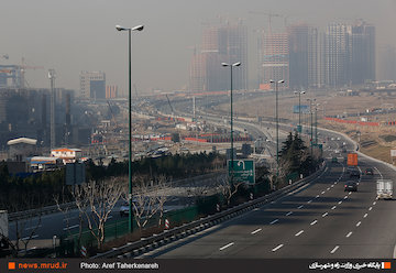 بارش برف و باران امروز در مناطقی از غرب، جنوب غرب و دامنههای جنوبی البرز/جو آرام در بیشتر مناطق کشور در روز سهشنبه شدت گرفتن موج آلودگی هوا در تهران با برجسازیهای منطقه 22
