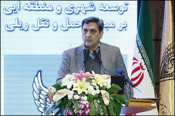 لزوم رفع برخوردهای جزیرهای برای ایجاد حملونقل یکپارچه/ جانمایی ایستگاههای راهآهن در بسیاری از شهرها اشتباه است پیروز حناچی