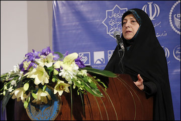 پایتخت توان ساخت و ساز بیشتر را ندارد/ اقدامات بسازبفروشها، وحشتآور است/ تهران به میدان جنگ تبدیل شده است معصومه ابتکار