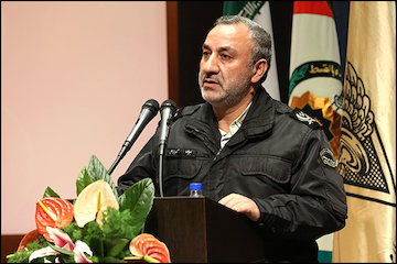 دستگیری فردی در قطار حین جابجایی ۱۵۰ هزار دلار و ۴۰ هزار یورو توسط پلیس راهآهن علیرضا اکبرشاهی