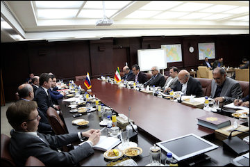 شرط ایران برای مشارکت با روسها در اجرای پروژه قطار برقی گرمسار-اینچه برون/ گله از اعمال تبعیض علیه کشتیهای ایرانی در بندر آستاراخان/ پیشنهاد درباره ساخت راهآهن قزوین-رشت- آستارا دیدار