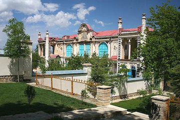 آشنایی با جاذبههای گردشگری ماکو/ سفر به کاخ رؤیایی باغچه جوق/ قصری با معماری کلاه فرنگیها باغچه جوق