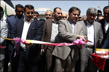 افتتاح بزرگترین پایانه مسافری دریایی کشور در بندر شهید حقانی/ افزوده شدن دو شناور به ارزش ۹ میلیارد تومان به ناوگان مسافری دریایی هرمزگان/ دیدار وزیر با مسافران دریایی اسکله شهید حقانی افتتاح